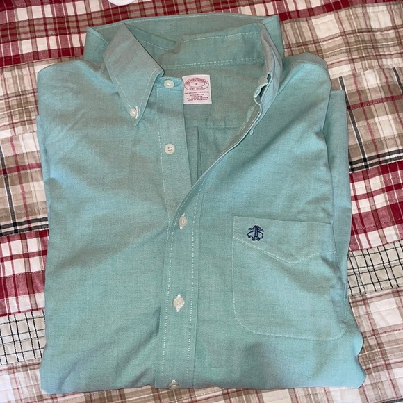 Brooks Brothers L green button down regular fit - Picture 1 of 1